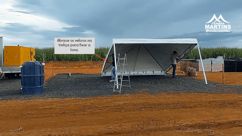 levantando a tenda