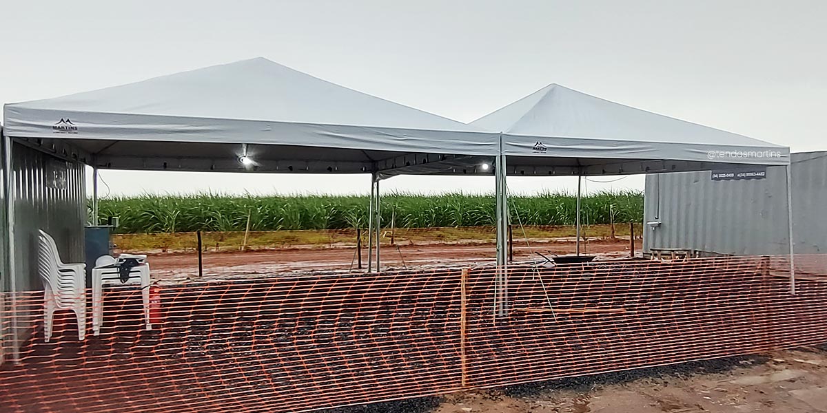 Tenda Piramidal apoio em fazenda